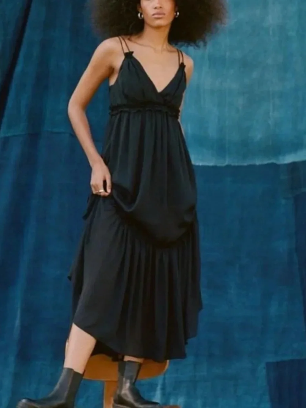 Abercrombie & Fitch Floaty Femme Black Vneck Tiered Maxi Dress Size Small N59